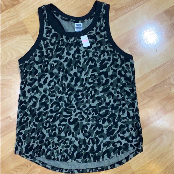 🆕 PINK RAZOR BACK CAMO TANK - Picture 2 of 5